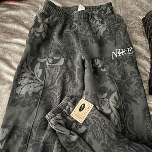 NIKE sweat pants size SMALL